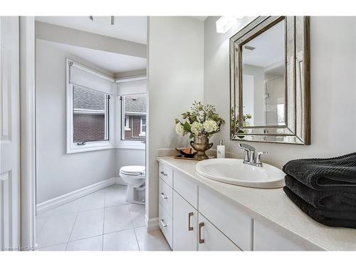 91 Mountain Park Avenue, Hamilton, ON - Indoor Photo Showing Bathroom
