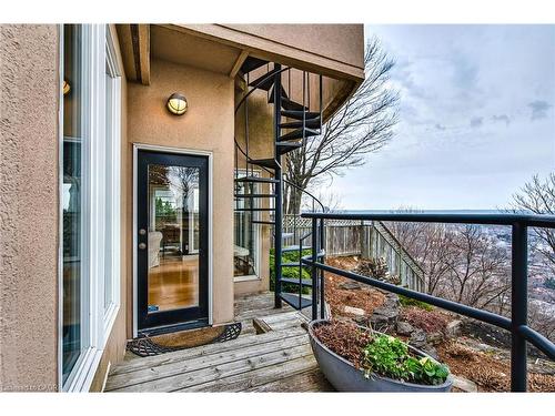 91 Mountain Park Avenue, Hamilton, ON - Outdoor With Exterior