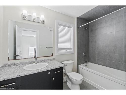34 Sportsman Hill Street, Kitchener, ON - Indoor Photo Showing Bathroom