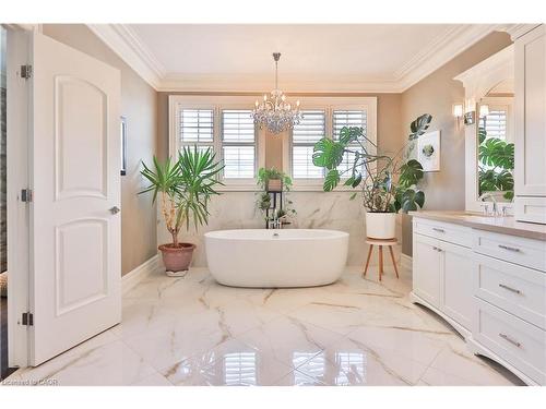 2229 Lakeshore Road, Burlington, ON - Indoor Photo Showing Bathroom