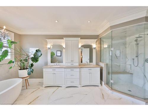 2229 Lakeshore Road, Burlington, ON - Indoor Photo Showing Bathroom