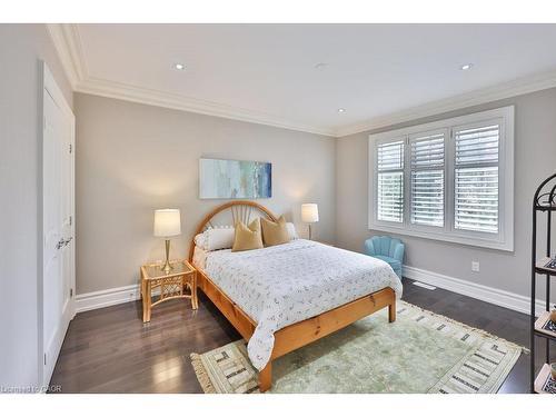 2229 Lakeshore Road, Burlington, ON - Indoor Photo Showing Bedroom