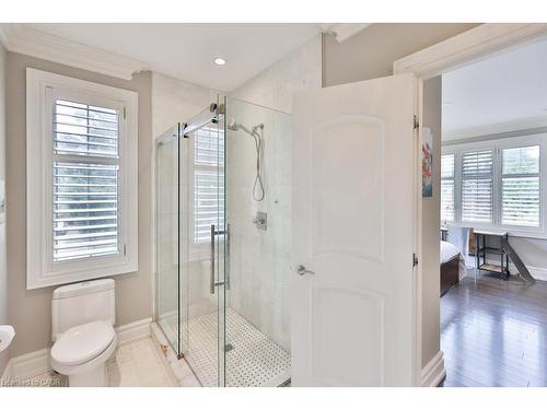 2229 Lakeshore Road, Burlington, ON - Indoor Photo Showing Bathroom