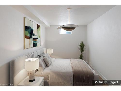 2229 Lakeshore Road, Burlington, ON - Indoor Photo Showing Bedroom