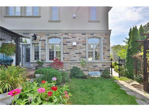 2229 Lakeshore Road, Burlington, ON - Outdoor