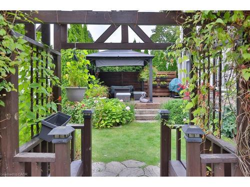 2229 Lakeshore Road, Burlington, ON - Outdoor