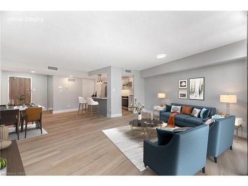 606-1240 Marlborough Court, Oakville, ON - Indoor Photo Showing Other Room