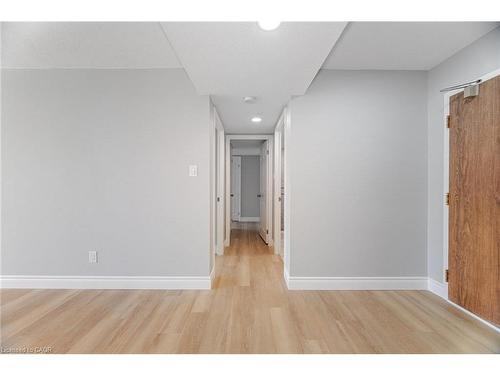 606-1240 Marlborough Court, Oakville, ON - Indoor Photo Showing Other Room