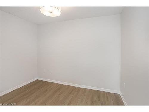 202-3998 Victoria Avenue, Lincoln, ON - Indoor Photo Showing Other Room