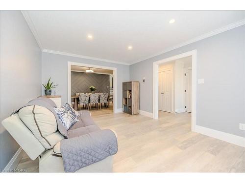 26 Lorraine Drive, Cambridge, ON - Indoor Photo Showing Living Room