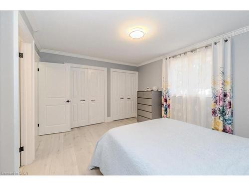 26 Lorraine Drive, Cambridge, ON - Indoor Photo Showing Bedroom