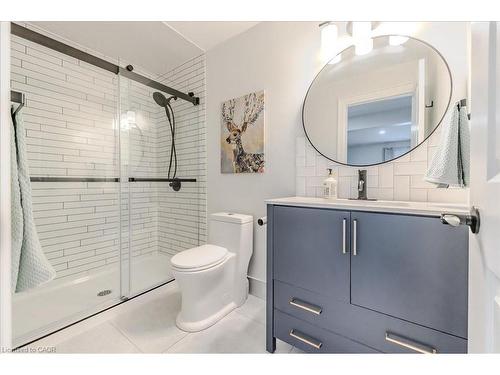 26 Lorraine Drive, Cambridge, ON - Indoor Photo Showing Bathroom