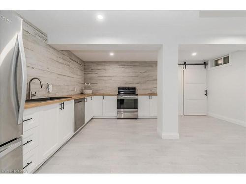 26 Lorraine Drive, Cambridge, ON - Indoor Photo Showing Kitchen