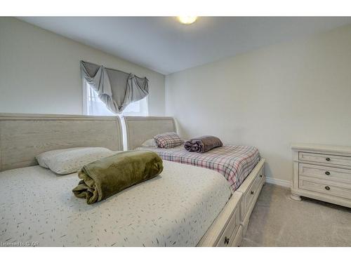 43 Genoa Drive, Hamilton, ON - Indoor Photo Showing Bedroom
