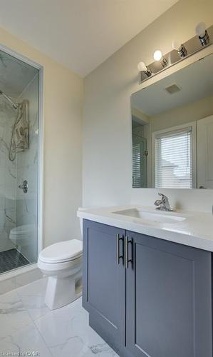 43 Genoa Drive, Hamilton, ON - Indoor Photo Showing Bathroom