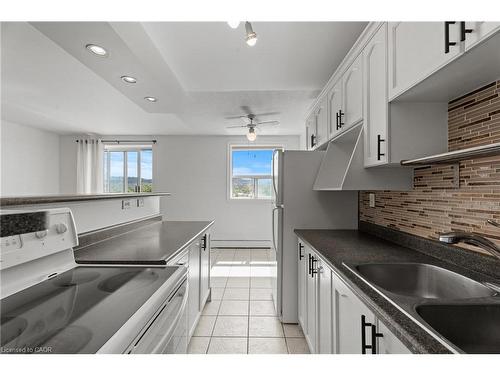 505-851 Queenston Road, Stoney Creek, ON - Indoor Photo Showing Kitchen