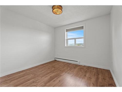 505-851 Queenston Road, Stoney Creek, ON - Indoor Photo Showing Other Room