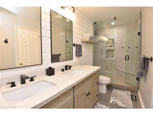 56 Mcknight Avenue, Waterdown, ON - Indoor Photo Showing Bathroom