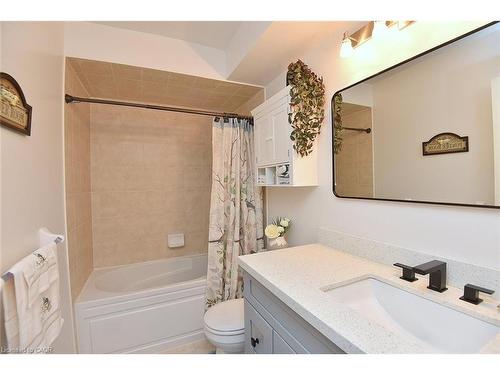 56 Mcknight Avenue, Waterdown, ON - Indoor Photo Showing Bathroom