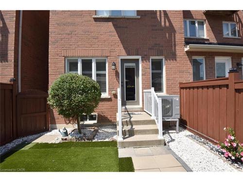 56 Mcknight Avenue, Waterdown, ON - Outdoor