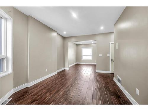 334 Cannon Street E, Hamilton, ON - Indoor Photo Showing Other Room