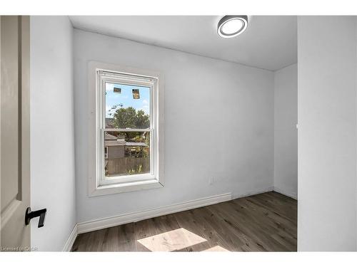334 Cannon Street E, Hamilton, ON - Indoor Photo Showing Other Room