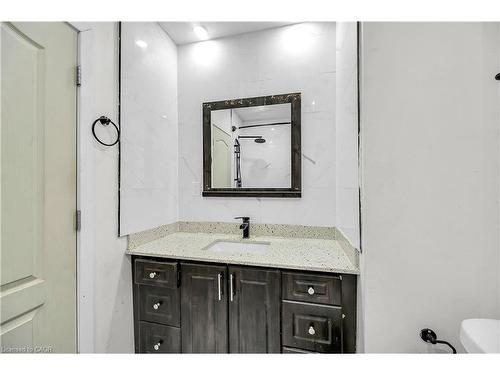 334 Cannon Street E, Hamilton, ON - Indoor Photo Showing Bathroom