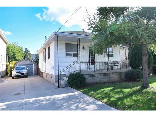 17 Craigroyston Road  Hamilton, ON L8H 1A2