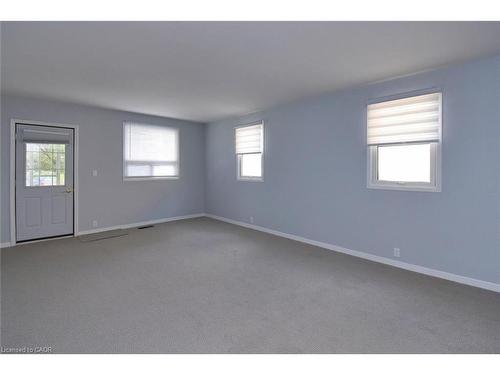 17 Craigroyston Road, Hamilton, ON - Indoor Photo Showing Other Room