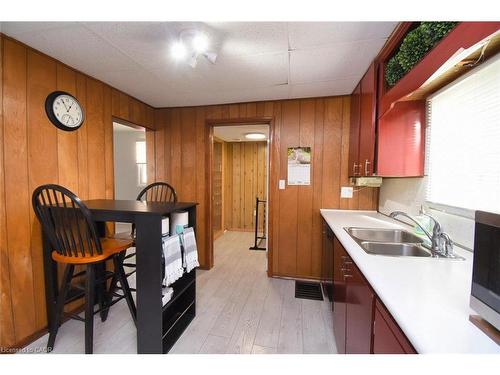 17 Craigroyston Road, Hamilton, ON - Indoor Photo Showing Kitchen With Double Sink