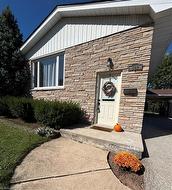 582 Chamberlain Road  Burlington, ON L7L 2V5