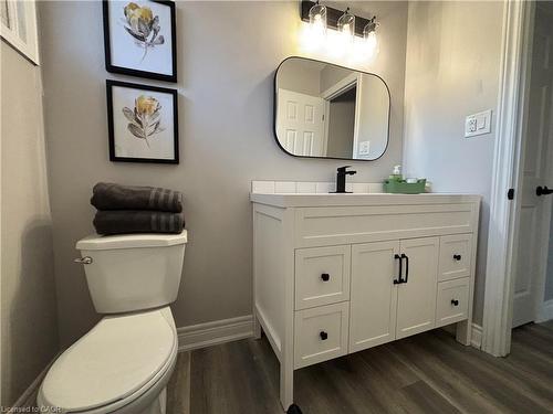 582 Chamberlain Road, Burlington, ON - Indoor Photo Showing Bathroom