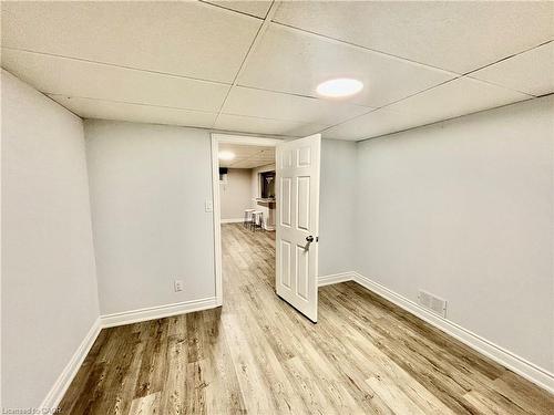 582 Chamberlain Road, Burlington, ON - Indoor