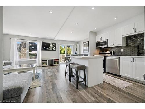 2152 Pelee Boulevard, Oakville, ON - Indoor Photo Showing Kitchen With Stainless Steel Kitchen With Upgraded Kitchen