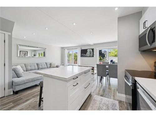 2152 Pelee Boulevard, Oakville, ON - Indoor Photo Showing Other Room