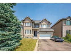 3205 Rolling Stone Court  Mississauga, ON L5B 4G5