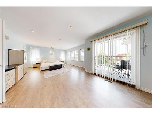 3205 Rolling Stone Court, Mississauga, ON - Indoor Photo Showing Living Room