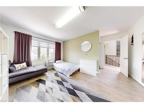 3205 Rolling Stone Court, Mississauga, ON - Indoor Photo Showing Bedroom