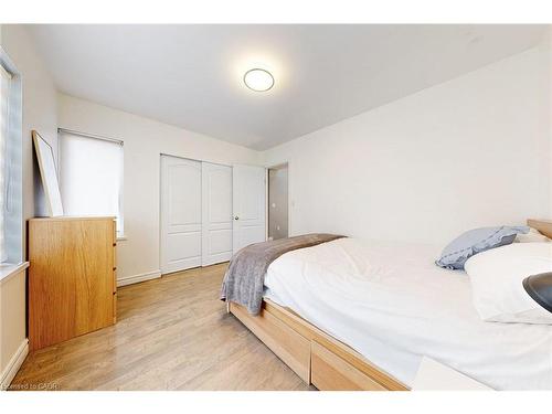 3205 Rolling Stone Court, Mississauga, ON - Indoor Photo Showing Bedroom