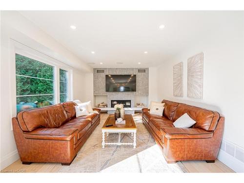 8767 Twiss Road, Milton, ON - Indoor Photo Showing Living Room