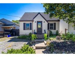 4 Lincoln Avenue  St. Catharines, ON L2P 2H9