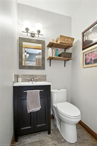 4 Lincoln Avenue, St. Catharines, ON - Indoor Photo Showing Bathroom