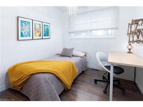 426 Clare Avenue, Welland, ON - Indoor Photo Showing Bedroom