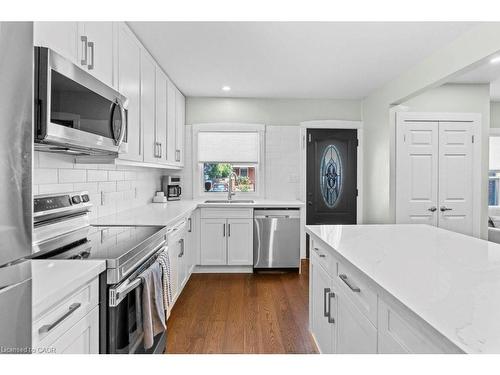 18 Park Row N, Hamilton, ON - Indoor Photo Showing Kitchen With Upgraded Kitchen