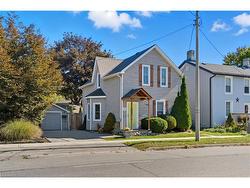 28 Mount Pleasant Street  Brantford, ON N3T 1S6