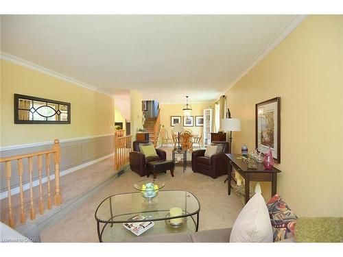 2 Novoco Drive, Hamilton, ON - Indoor Photo Showing Living Room