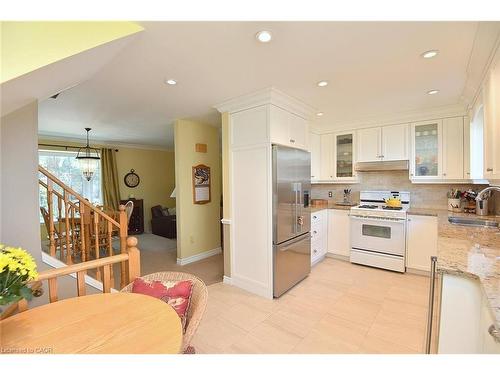2 Novoco Drive, Hamilton, ON - Indoor Photo Showing Kitchen
