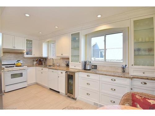 2 Novoco Drive, Hamilton, ON - Indoor Photo Showing Kitchen