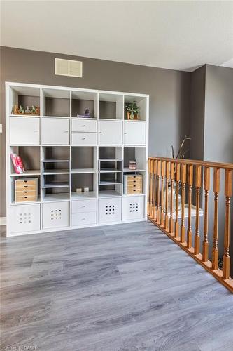2350 Norland Drive, Burlington, ON - Indoor Photo Showing Other Room