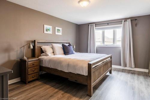 2350 Norland Drive, Burlington, ON - Indoor Photo Showing Bedroom